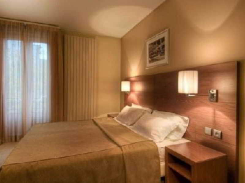 Hotel Gabriel Issy Paris Exterior foto